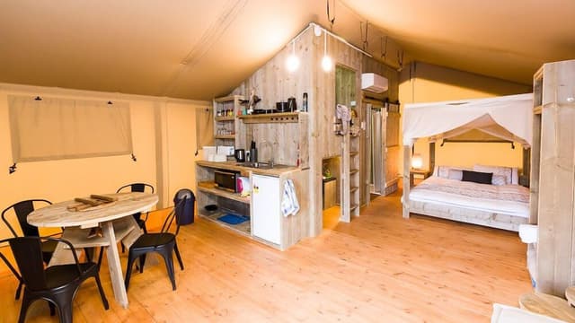 Glamping Safari Tent (Cub)