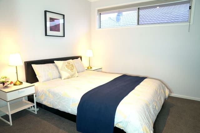 House, 6 Bedrooms