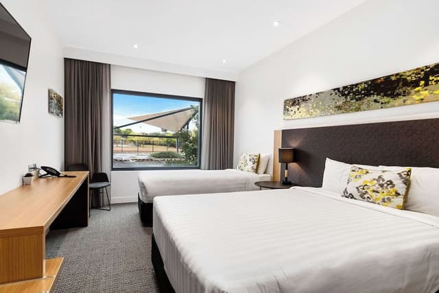 Standard Room, 1 Queen Bed and 1 Single Bed
