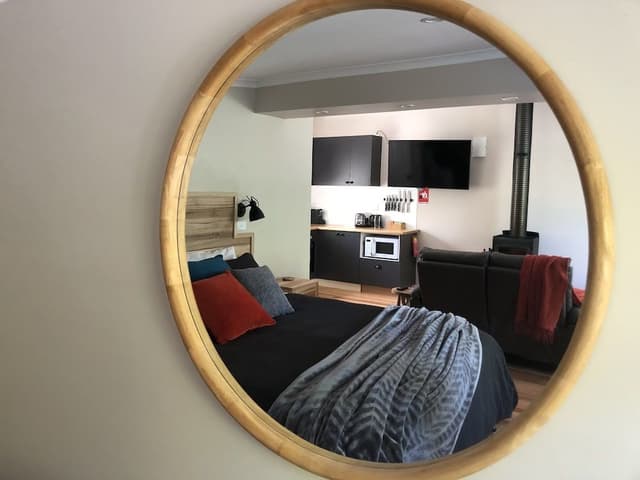 Superior Studio Suite, 1 King Bed, Bathtub