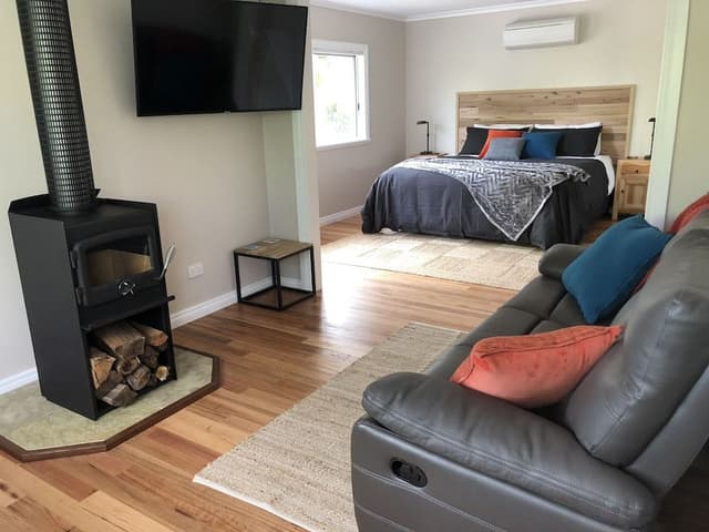 Deluxe Studio Suite