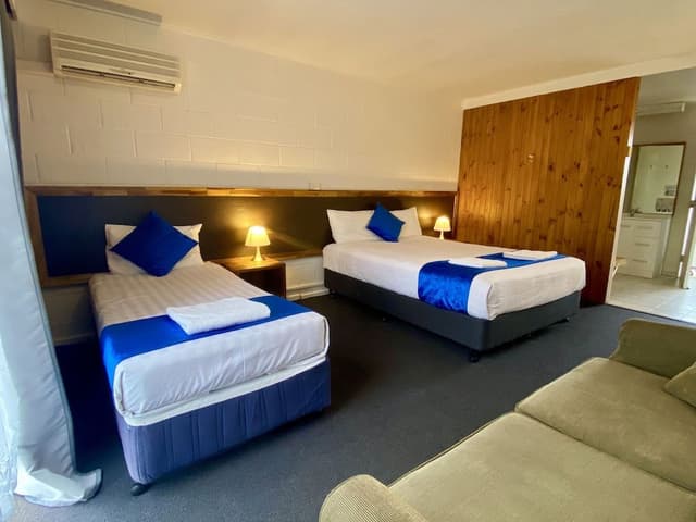 Basic Triple Room