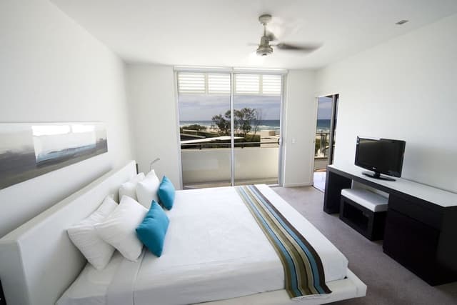 3 Bedroom Beachfront