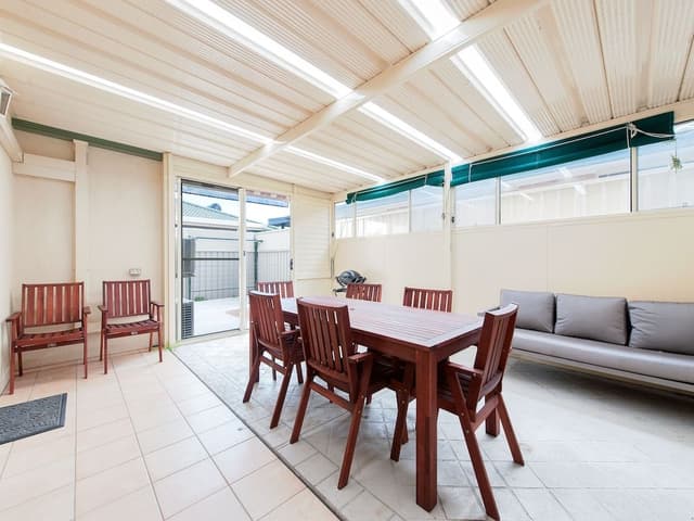 Occy's @ Fingal Bay (Tri bunk)