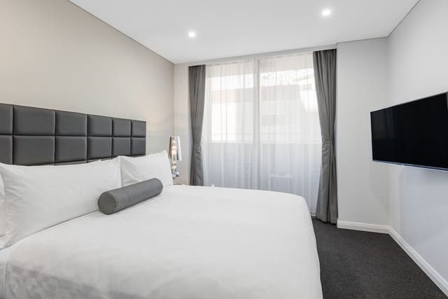 1 Bedroom Balcony Suite