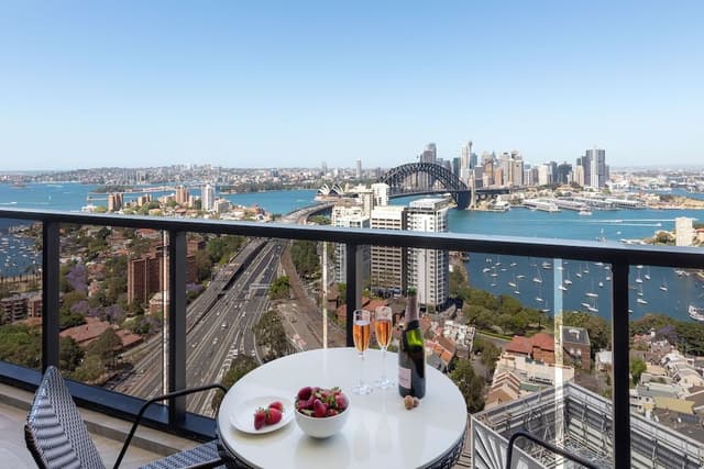 2 Bedroom Balcony Harbour View Suite