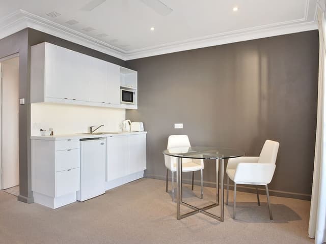 Queen Room 1 with Shared Balcony, Non Smoking