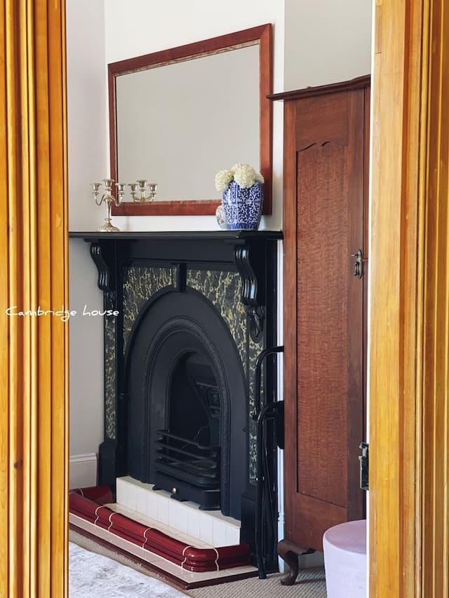 Standard Room, 1 Queen Bed (Giffen Room)