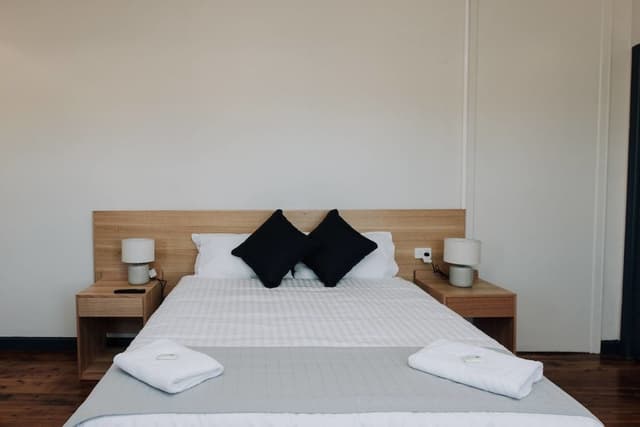 Queen Ensuite Room