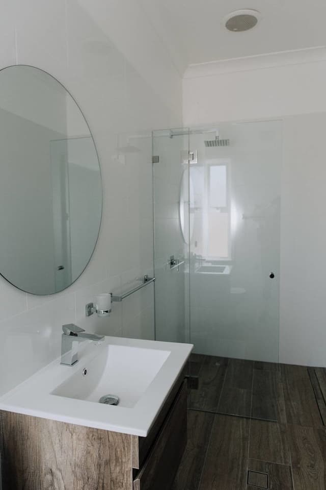 Single Ensuite Room