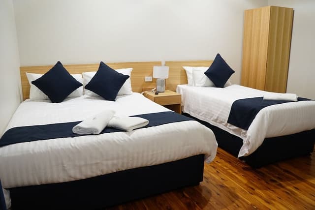 Deluxe Queen Single with Ensuite Bathroom
