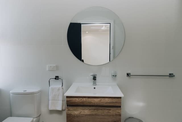 Single Ensuite Room