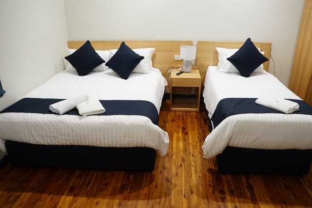 Deluxe Queen Single with Ensuite Bathroom