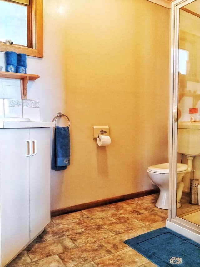 Two Bedroom Family Cottage with Country View Non Pet Friendly
