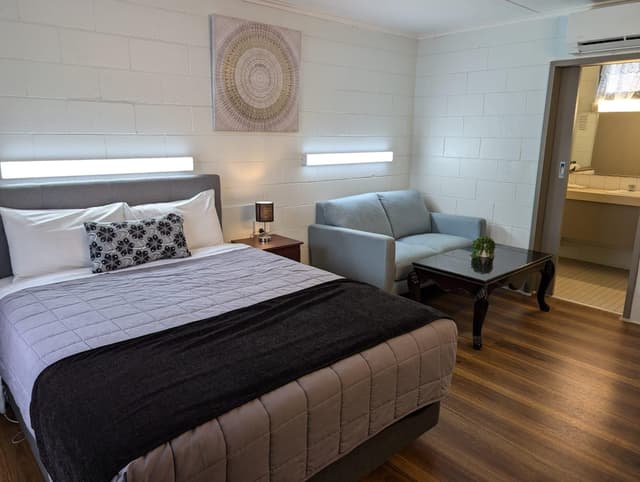 Deluxe Queen Room