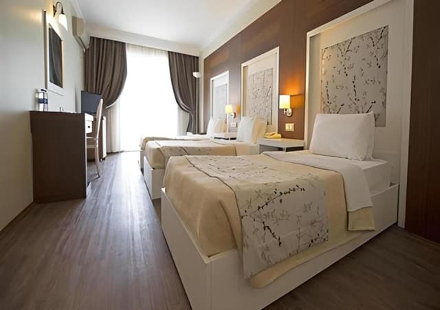 Deluxe Family Room