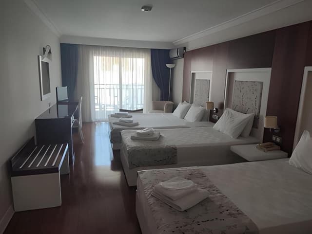 Deluxe Family Room
