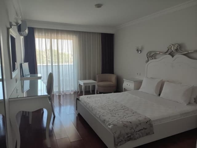 Deluxe Queen Room
