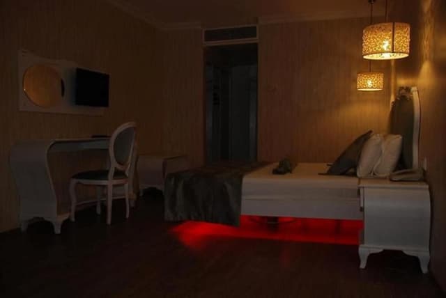 Deluxe Queen Room