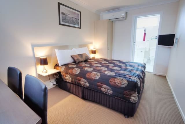 Standard Room, 1 Queen Bed