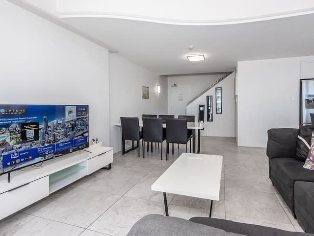 2 Bedroom Ocean View Sub-Penthouse