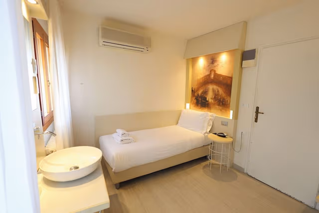 Single Room, Shared Bathroom