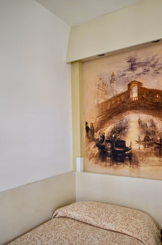 Single Room, Shared Bathroom