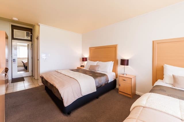 Deluxe Bay View Twin Room
