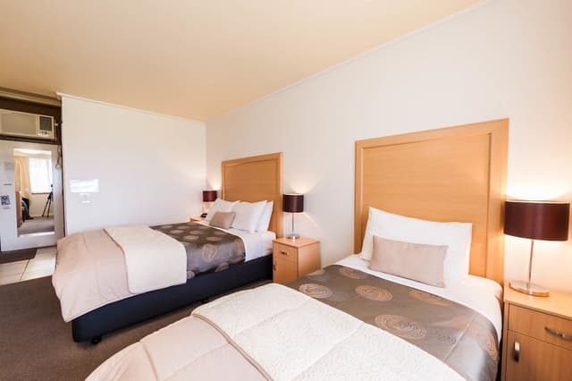 Deluxe Bay View Twin Room