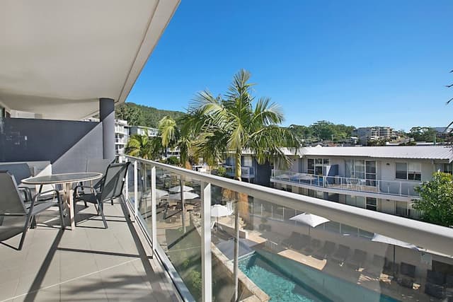 2 Bedroom 2 Bathroom Pool View Apartment