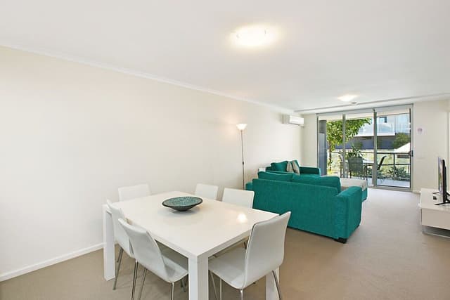 2 Bedroom 2 Bathroom Pool View Apartment