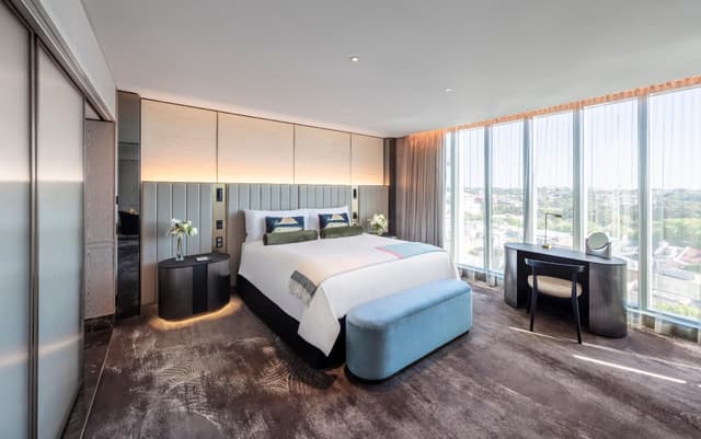 Jewel City Spa Suite