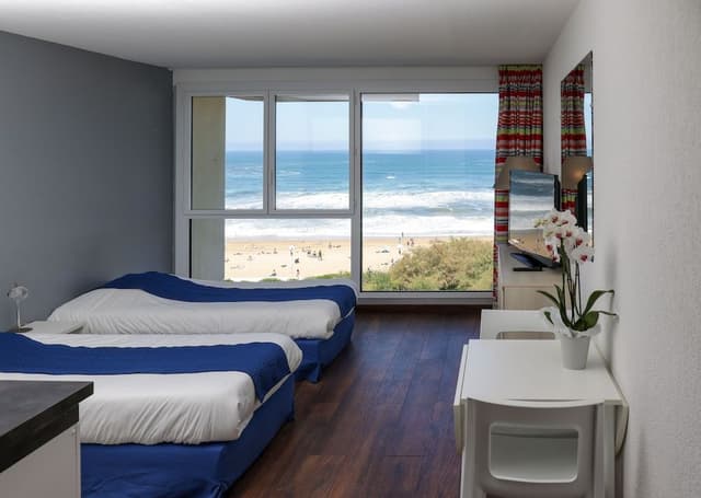 Studio, Sea View