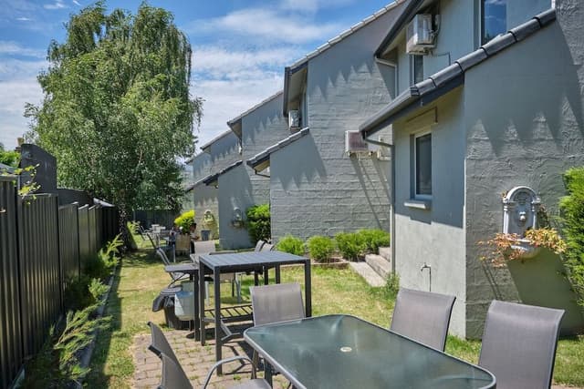 Apartment, 2 Bedrooms, Courtyard Area, Free Wi-Fi & Parking