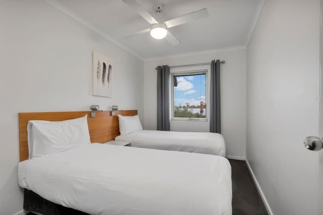 Three Bedroom Suite, Free Wi-Fi & Parking