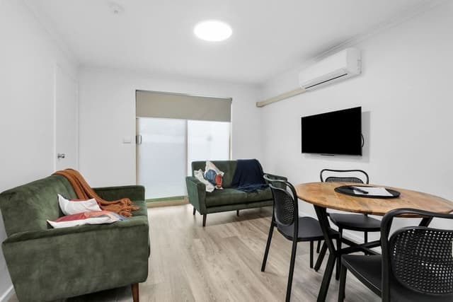 Apartment, 2 Bedrooms, Courtyard Area, Free Wi-Fi & Parking