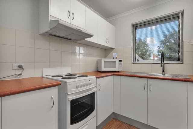 Three Bedroom Suite, Free Wi-Fi & Parking