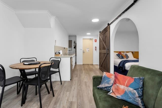 Apartment, 2 Bedrooms, Courtyard Area, Free Wi-Fi & Parking