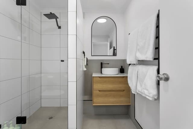 Apartment, 2 Bedrooms, Courtyard Area, Free Wi-Fi & Parking