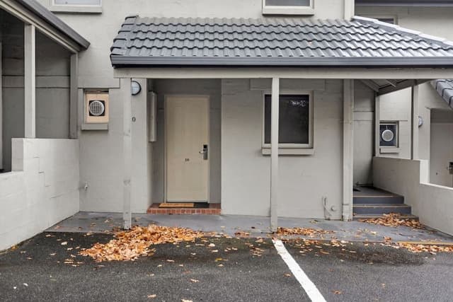 Apartment, 2 Bedrooms, Courtyard Area, Free Wi-Fi & Parking
