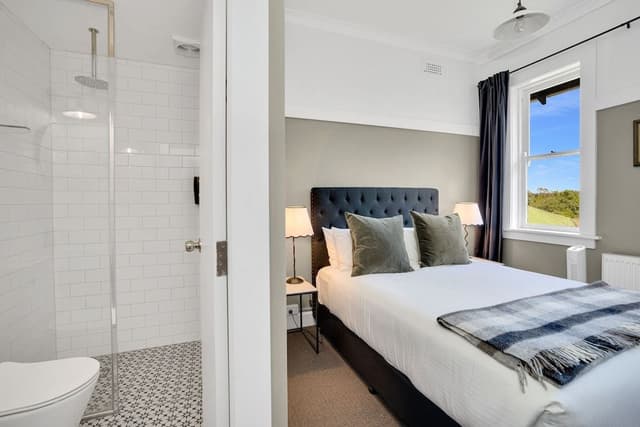 Premium Ensuite Room