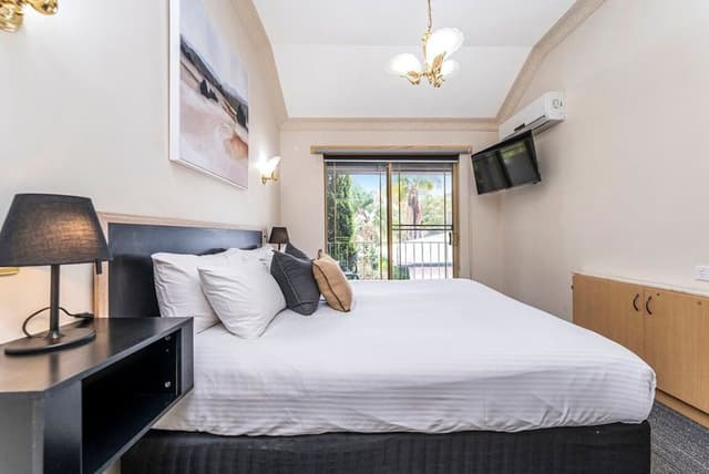 1 Bed Apartment