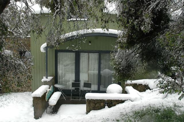 Superior Chalet, 2 Bedrooms, Mountain View, Mountainside