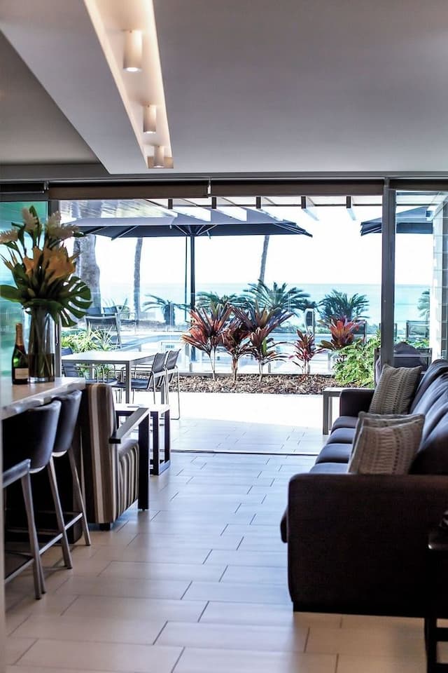 Deluxe One-Bedroom Apartment with Sea View
