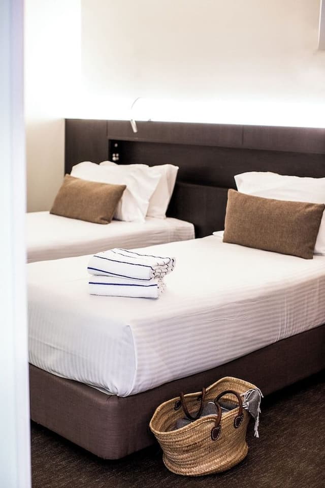 Deluxe One-Bedroom Apartment with Sea View