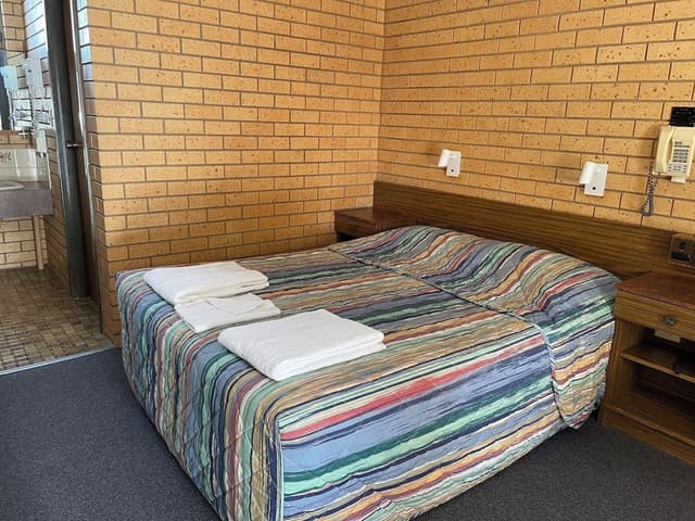 Standard Queen/Twin Room
