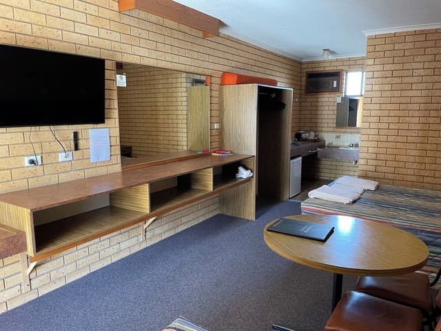 Standard Queen/Twin Room