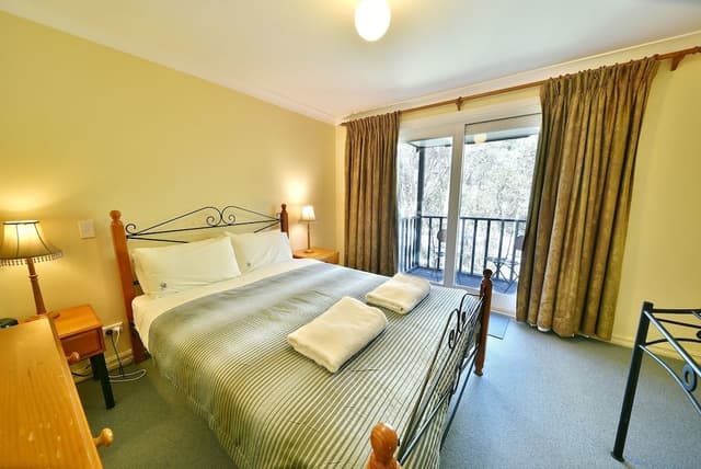 Chalet, 2 Bedrooms plus 1 Loft Bedroom