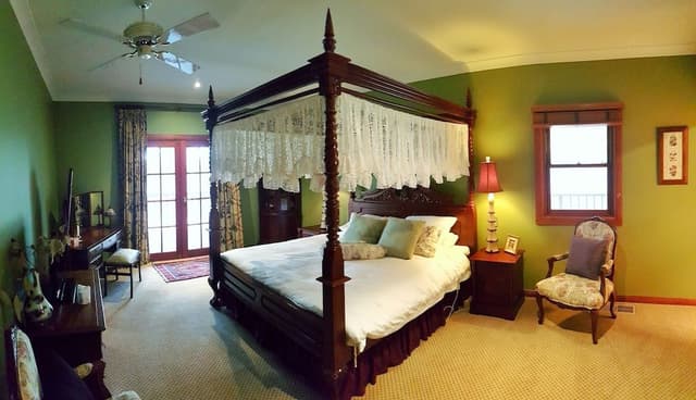 Grand House