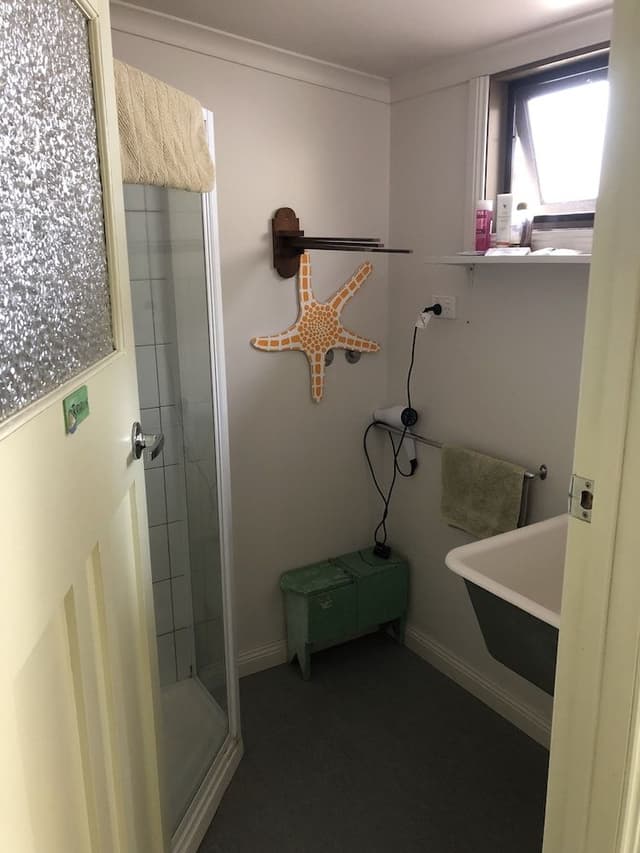 Basic Triple Room with Shared Bathroomg (in a Guest House)